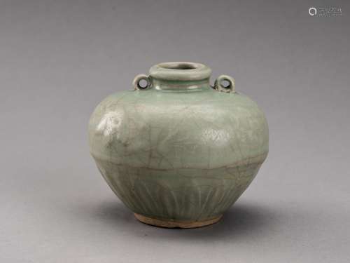 A SMALL LONGQUAN PORCELAIN JAR, MING DYNASTY