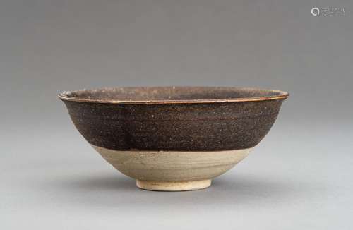 A BROWN GLAZED SONG-STYLE CERAMIC BOWL