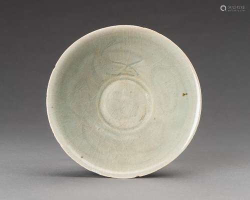 A MING STYLE CELADON GLAZED ‘FISH’ PORCELAIN BOWL