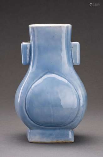 A CLAIRE DE LUNE PORCELAIN BALUSTER VASE, HU, 1900s