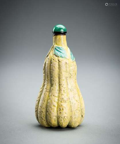 A YELLOW CERAMIC ‘PUMPKIN’ SNUFF BOTTLE, QING