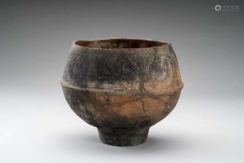 A BAN CHIANG CULTURE POTTERY JAR