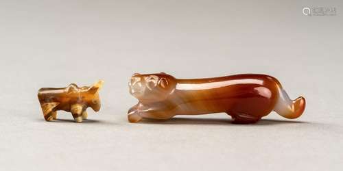 A LOT WITH TWO AGATE ´ANIMALS´ TALISMANS