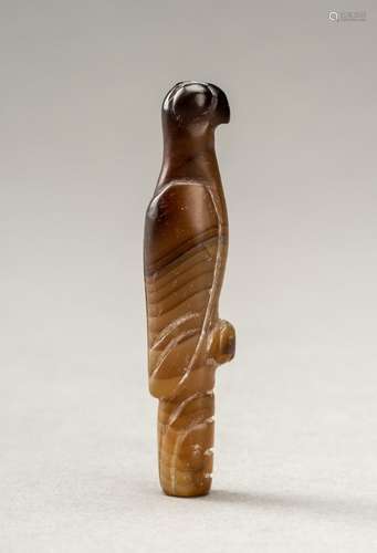 A SMALL PYU BANDED AGATE ‘PARROT’ TALISMAN