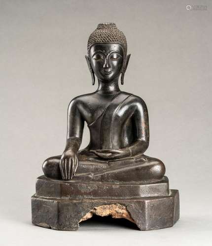 A LAOTIAN BRONZE FIGURE OF BUDDHA SHAKYAMUNI