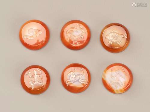 A MIXED LOT WITH SIX OUDONG AGATE INTAGLIO SEALS