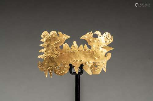 AN IMPORTANT SHEET GOLD ´FENGGUAN´ ORNAMENT