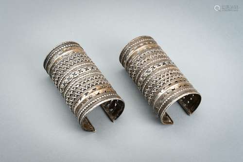 A PAIR OF TURKOMAN OPENWORK SILVER BRACELETS, c. 1900s