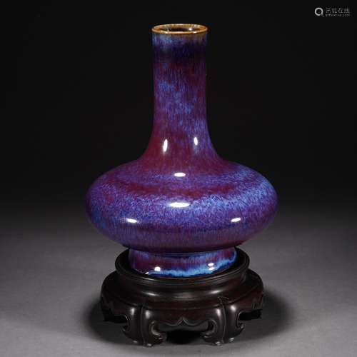 A FLAMBE GLAZED PORCELAIN VASE,QING