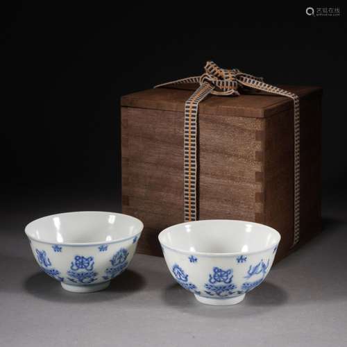 A PAIR OF BLUE AND WHITE PORCELAIN BOWLS,QING