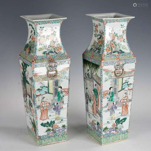 A PAIR OF WUCAI PORCELAIN SQUARE VASES