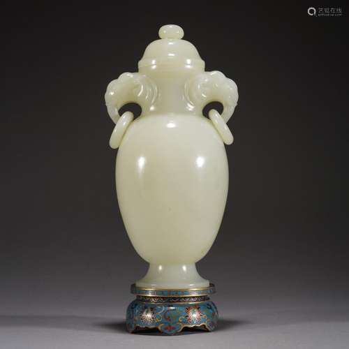 A WHITE JADE DOUBLE HANDLE VIEWS VASE,QING