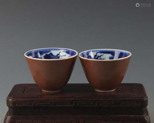 PAIR OF FINE SOUCE COLOR GLAZED BLUE AND WHITE CUP