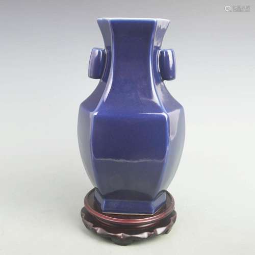 A FINE CLEAR BLUE-GLAZED DOUBLE-HANDLED HEXAGONAL PORCELAIN ...