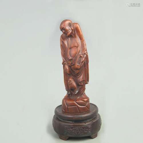 A FINE BOXWOOD MADE MALE LIU HAI AND JINCHAN FIGURE