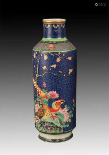 A DARK BLUE FAMILLE ROSE CHICKEN PATTERN BOTTLE