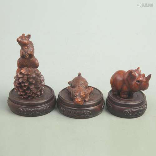 GROUP OF THREE HUANGYANG WOOD MADE FIGURE