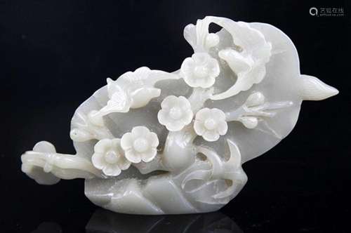 A LARGE FLOWER CARVING PALE CELADON JADE PENDANT DECORATION