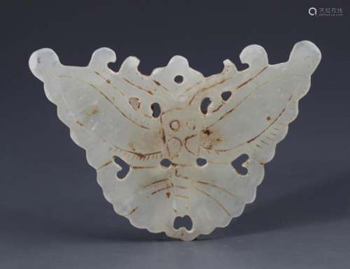 A FINE BUTTERFLY PATTERN JADE PENDANT