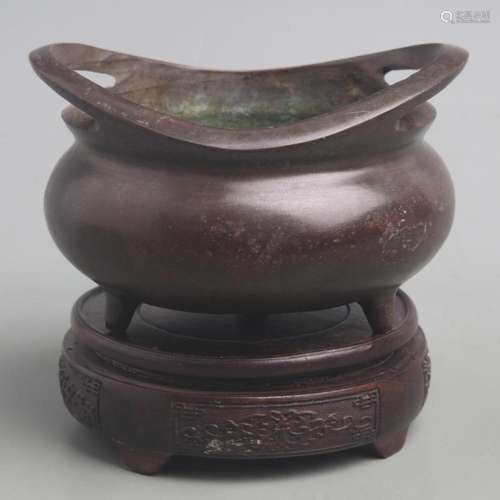 A FINE BRONZE THREE FOOT CENSER