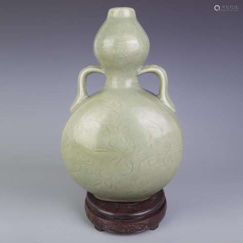 LONGQUAN KILN CARVED DOUBLE-EARED GOURD-SHAPED PORCELAIN VAS...