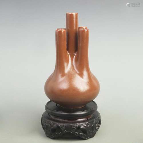 A FINE DARK RED COLOR GLAZED PORCELAIN BOTTLE