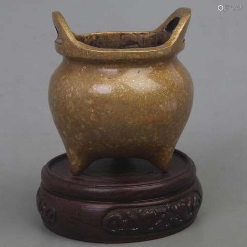 A FINE XUAN DE STYLE BRONZE SPRINKLE GOLD CENSER