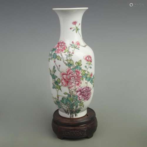 FAMILLE ROSE PEONY FLOWER PATTERN PORCELAIN BOTTLE