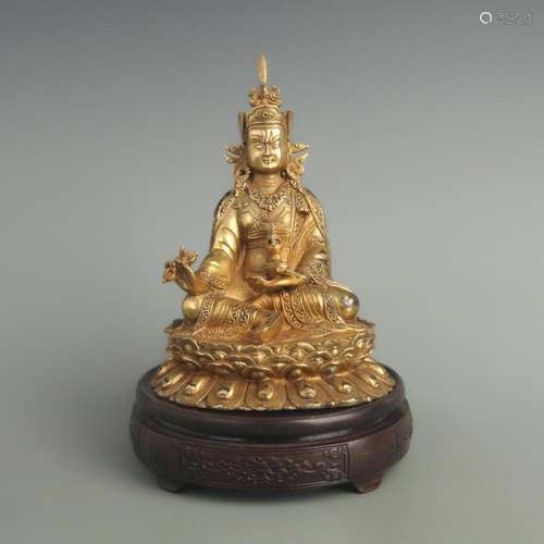 A FINE GILT BRONZE VAJRASATTVA MAHASATTVA STATUE