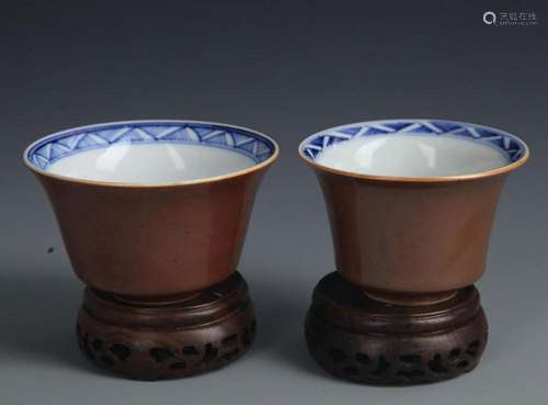 PAIR OF DARK SOUCE COLOR PORCELAIN CUP