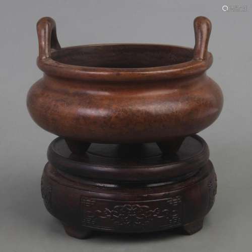 XUANDE BRONZE CENSERWITH BRIDGE-SHAPED EARS, THREE FEET