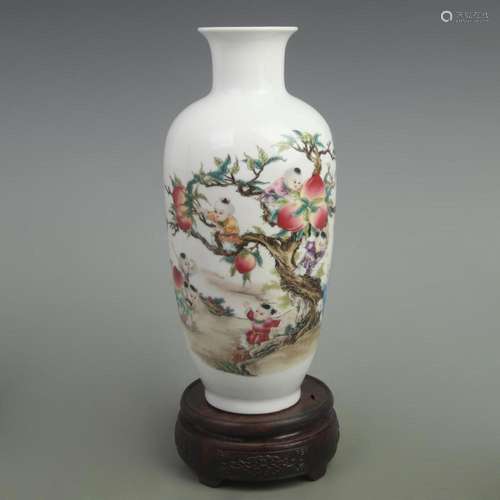 FAMILLE ROSE PEACH PATTERN WINTER MELON PORCELAIN VASE