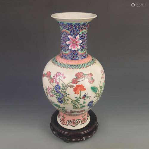 FAMILLE ROSE FLOWER AND BIRD PATTERN PORCELAIN VASE