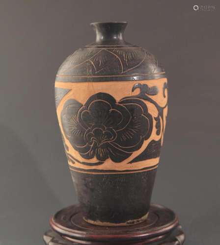 CIZHOU KILN BLACK GLAZED CARVED PEONY PATTERN MEI STYLE VASE