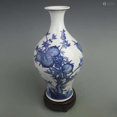 BLUE AND WHITE FLOWER PATTERN OLIVE STYLE PORCELAIN BOTTLE