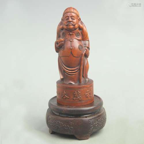 A FINE BOXWOOD MADE MALE FIGURE