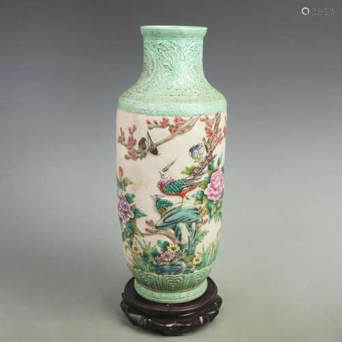 A FAMILLE ROSE FLOWER AND BIRD PATTERN PORCELAIN VASE