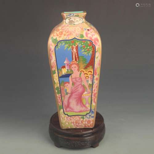 A FINE ENAMEL COLOR CHARACTER PATTERN PORCELAIN VASE