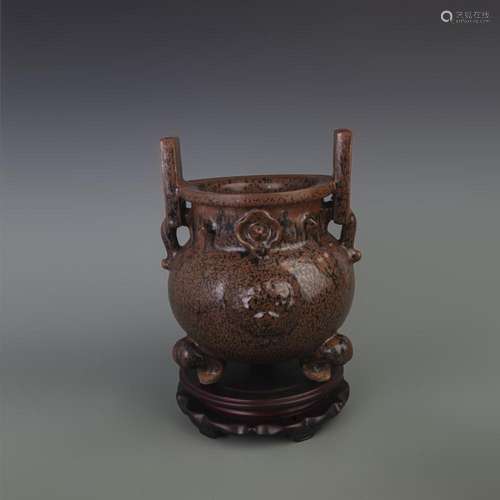 A DARK SAUCE COLOR ANIMAL FOOT STYLE PORCELAIN CENSER