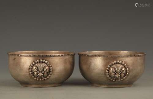 PAIR OF SILVER BOWL WITH ANIMAL EAR HANDLES BRONZE JAR