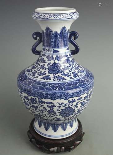 BLUE AND WHITE FLOWER PATTERN DOUBLE HANDLE PORCELAIN VASE