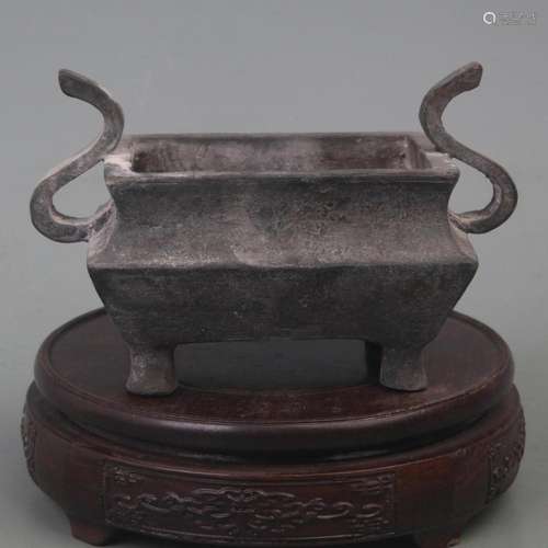 A FINE DOUBLE EAR BRONZE SQUARE SHAPED CENSER