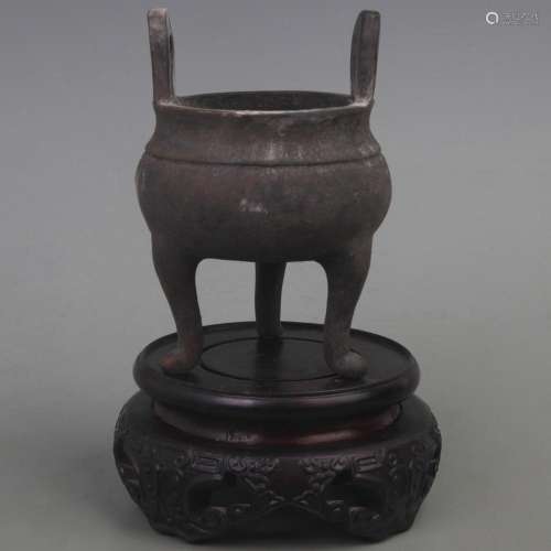 XUANDE BRONZE CENSER WITH VERTICAL EARS AND HIGH LEGS