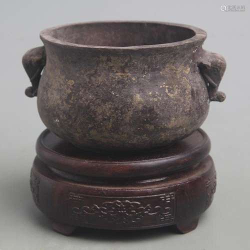 A FINE ROUND ELEPHANT EAR BRONZE CENSER