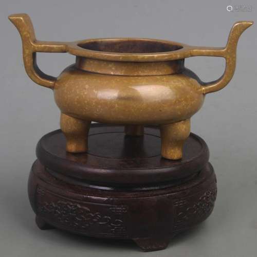 XUANDE BRONZE TRIPOD CENSER WITH GILT SPRINKLING AND VERTICA...