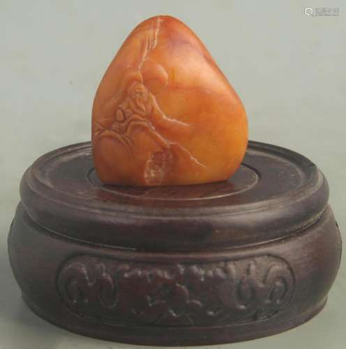 A FINELY CARVED TIAN HUANG STONE SEAL