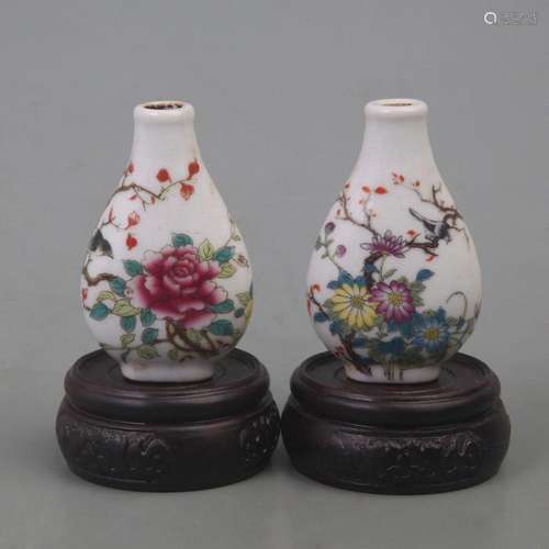 TWO FAMILLE ROSE FLOWER PATTERN SNUFF BOTTLE