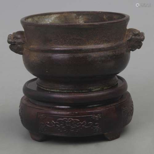 A FINE XUAN DE STYLE ANIMAL EAR BRONZE CENSER