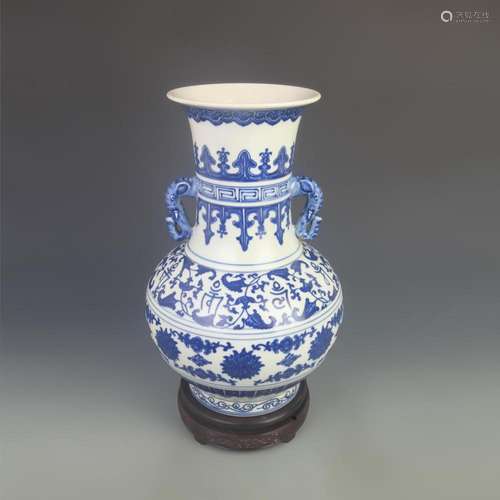 BLUE AND WHITE PORCELAIN VASE WITH ELEPHANT-SHAPED EARS