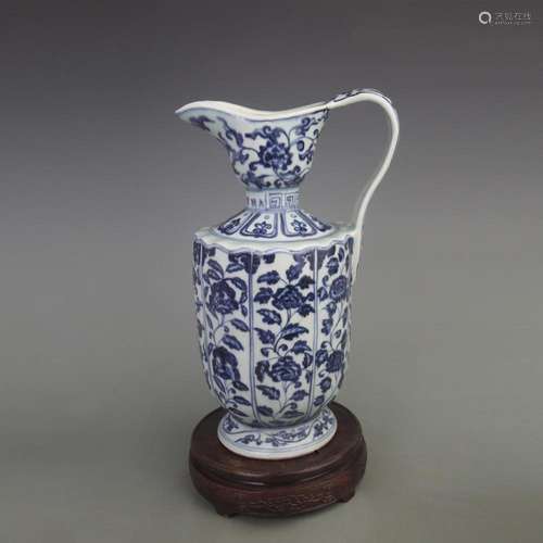 BLUE AND WHITE FLOWER PATTERN PORCELAIN EWER